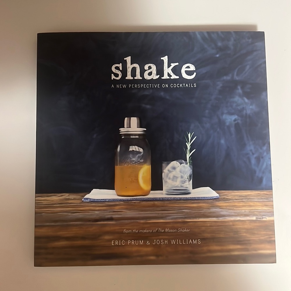 Shake cocktail book
